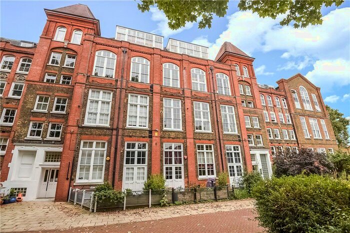 2 Bedroom Flat To Rent In Pages Walk, Bermondsey, London, SE1