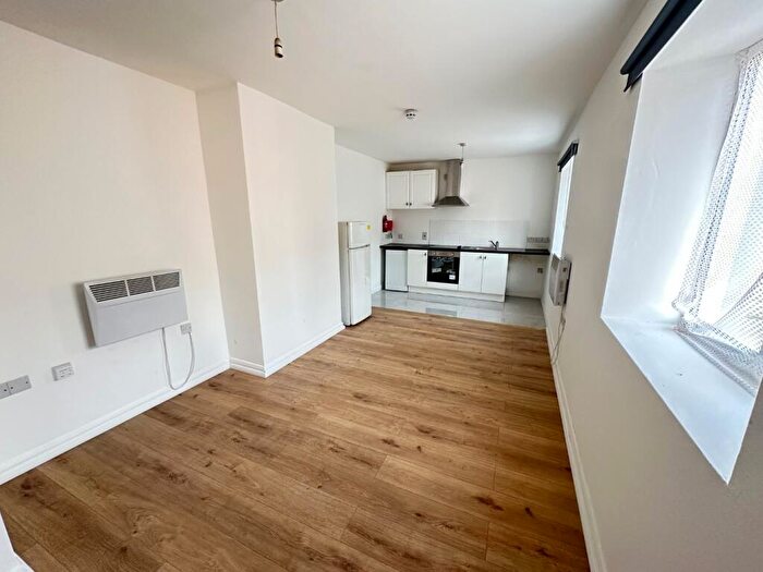 1 Bedroom Maisonette To Rent In Flat, Frederick Street, Luton, Bedfordshire, LU2