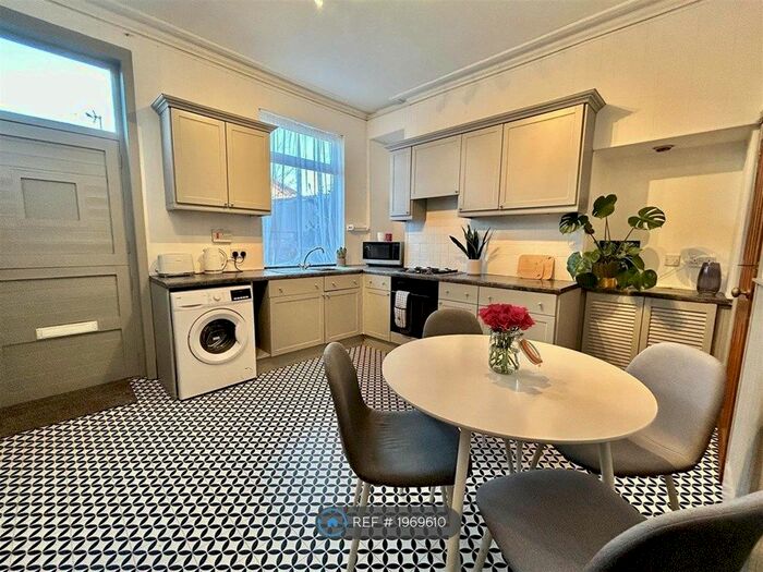 2 Bedroom Terraced House To Rent In Grove Road, Leeds, LS15