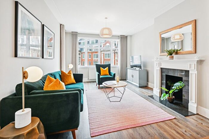 1 Bedroom Flat To Rent In Richmond Court, Sloane Street, SW1X