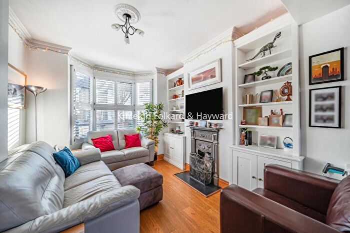 3 Bedroom Terraced House For Sale In Stanley Road, Bounds Green, N11