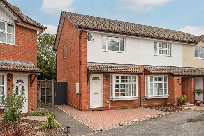 2 Bedroom End Of Terrace House For Sale In Spicer Close, Walton-On-Thames, KT12