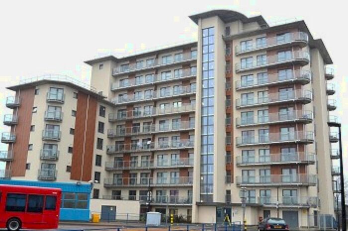 2 Bedroom Flat To Rent In Atlanta Boulevard, Romford, RM1