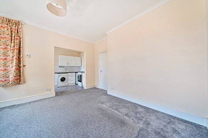1 Bedroom Flat To Rent In Canadian Avenue, London, SE6
