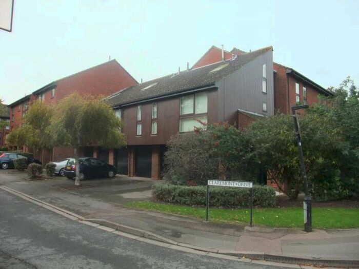 1 Bedroom Flat To Rent In Claremont, Laleham Road, Shepperton, TW17