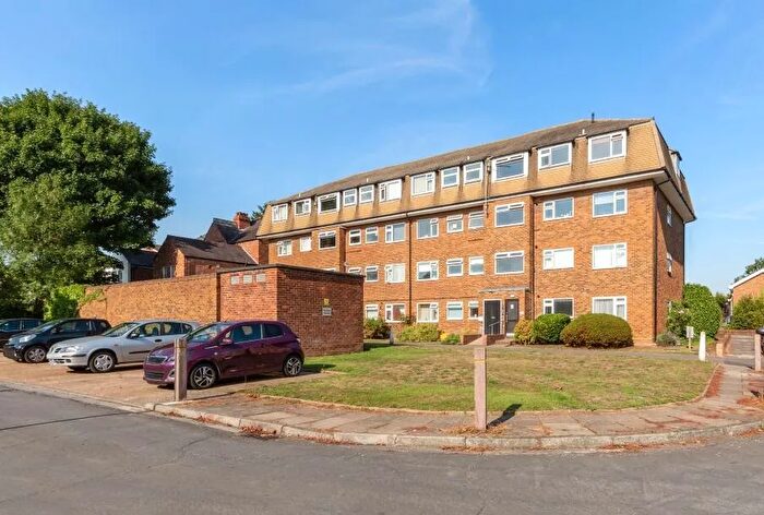 2 Bedroom Flat To Rent In Rodney Close, New Malden, KT3