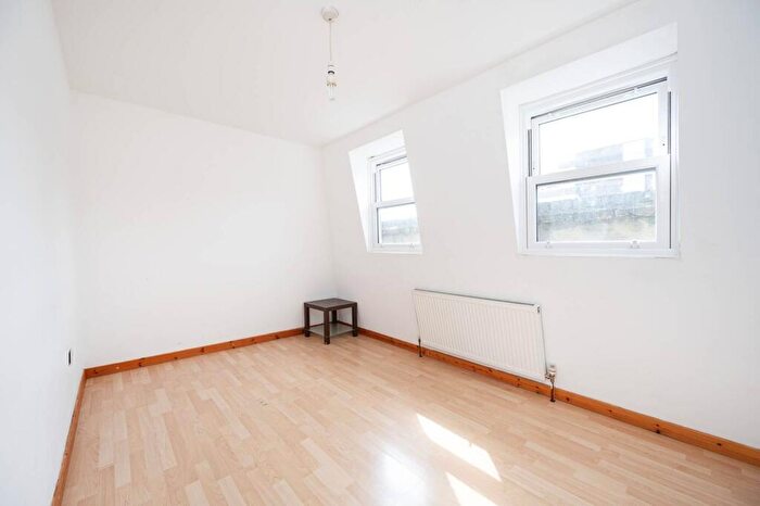 1 Bedroom Flat To Rent In Graham Road, Hackney, London, E8