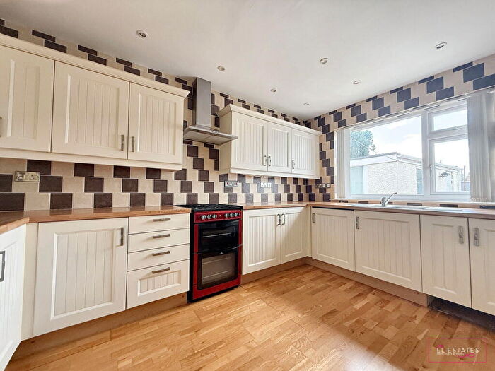 2 Bedroom Detached Bungalow To Rent In Howell Avenue, Rhuddlan, LL18