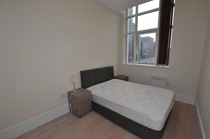 3 Bedroom Flat To Rent In Dock Office, Furness Quay, Salford Quays, Salford, M50