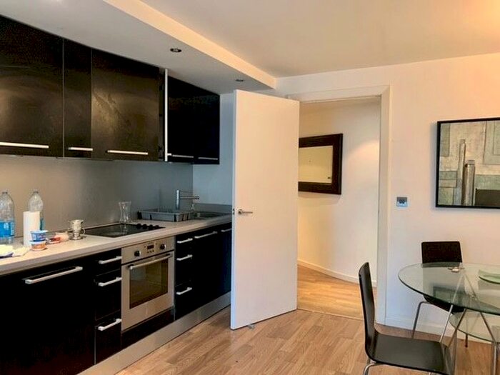 2 Bedroom Flat To Rent In Central Quarter, West Point, Wellington Street, Leeds, LS1