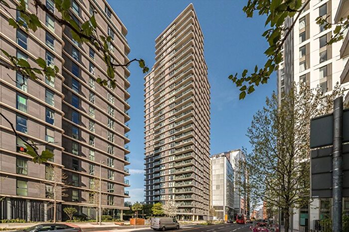 1 Bedroom Flat To Rent In Glasshouse Gardens, Stratford, E20