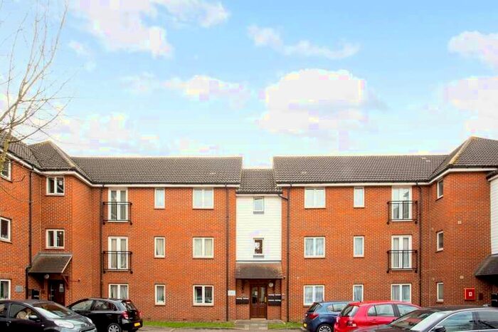 2 Bedroom Flat To Rent In Glandford Way, Chadwell Heath, Romford, RM6