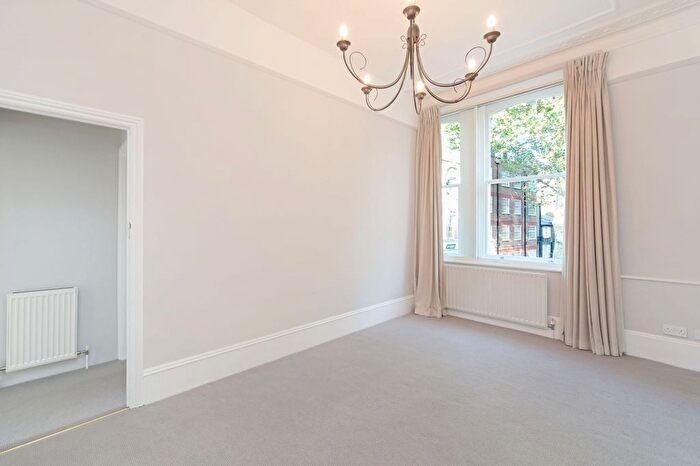 1 Bedroom Flat To Rent In Fulham Road, London, SW10