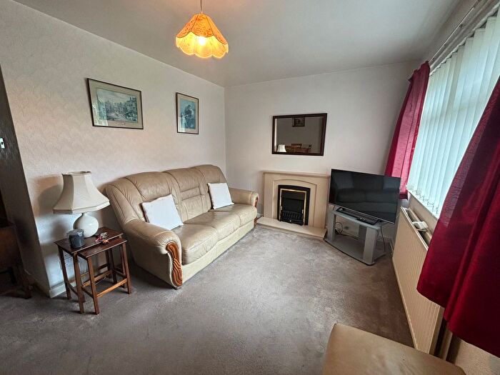 2 Bedroom Flat To Rent In City Avenue, Manchester, M34