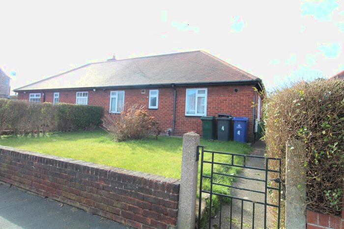 2 Bedroom Semi-Detached Bungalow To Rent In Wilsic Road, Tickhill, Doncaster, DN11