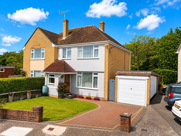 3 Bedroom Semi Detached House For Sale In Wych Elm Way, Hythe, CT21
