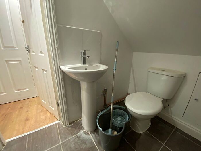 1 Bedroom Flat To Rent In Aldborough Road South, Seven Kings, Ilford, IG3