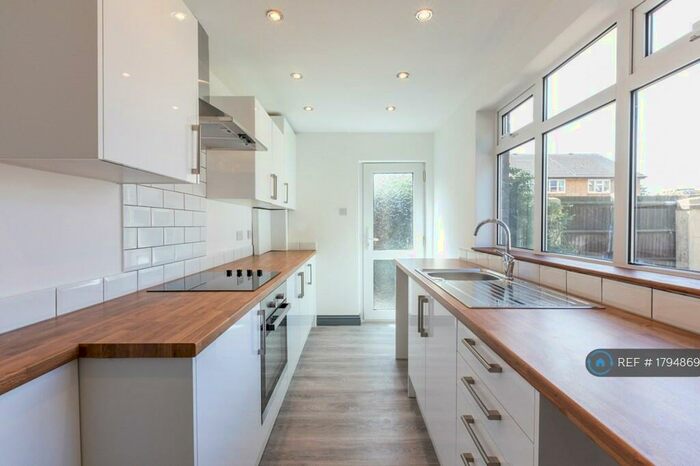 2 Bedroom Flat To Rent In Oakfield Road, Croydon, CR0