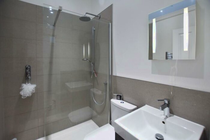 1 Bedroom Flat To Rent In Richmond Road, Kingston Upon Thames, KT2