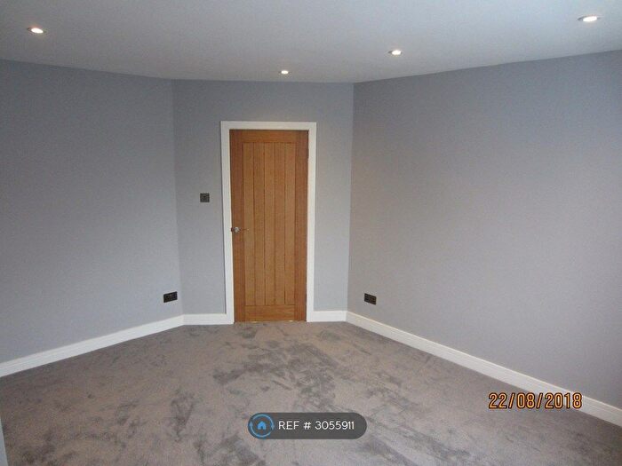 2 Bedroom Flat To Rent In Buckingham Road, Edgware, HA8