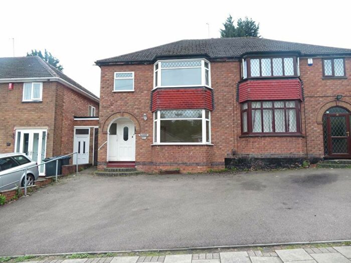 3 Bedroom Semi-Detached House To Rent In The Croftway, Birmingham, West Midlands, B20