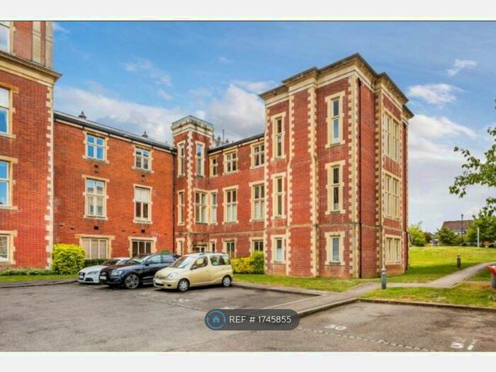 2 Bedroom Flat To Rent In Victoria Court, Redhill, RH1