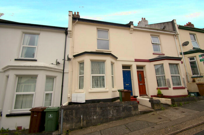 1 Bedroom Flat To Rent In Holdsworth Street, Pennycomequick, PL4
