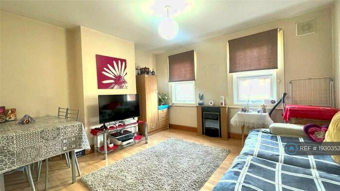 1 Bedroom Flat To Rent In Top Floor, Reading, RG30