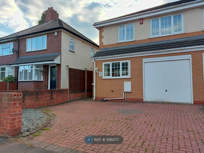 3 Bedroom Semi-Detached House To Rent In Prince George Road, Wednesbury WS10