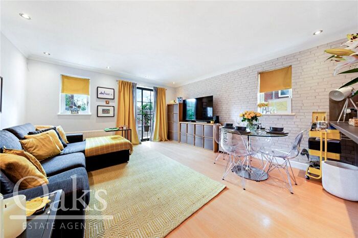 2 Bedroom Bungalow For Sale In Byron Close, Streatham, SW16