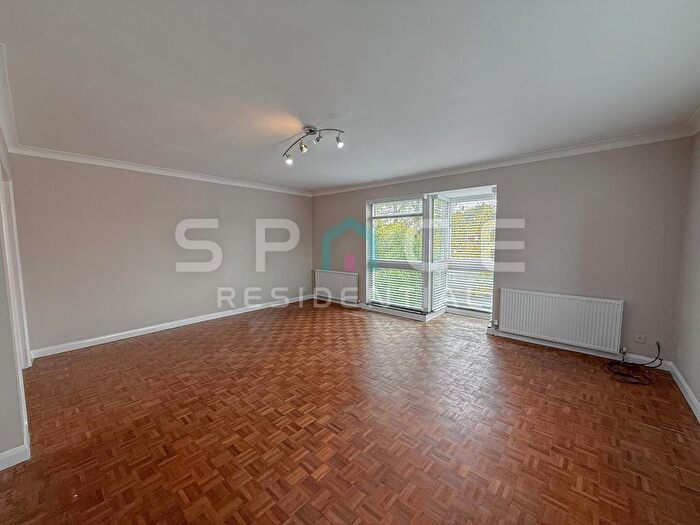 2 Bedroom Flat To Rent In Page Street, London, NW7