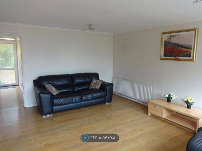 3 Bedroom Semi-Detached House To Rent In Arless Way, Birmingham, B17