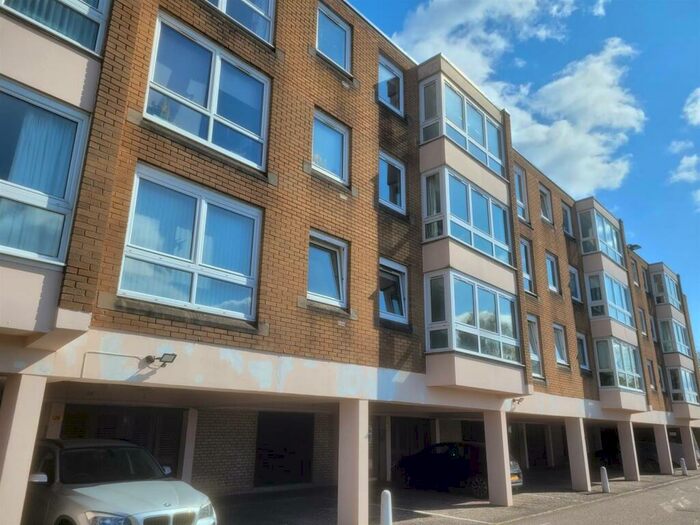 3 Bedroom Flat To Rent In Southbrae Drive, Glasgow, G13