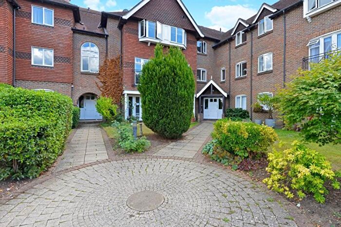 2 Bedroom Flat To Rent In Ockford Road, Godalming, GU7