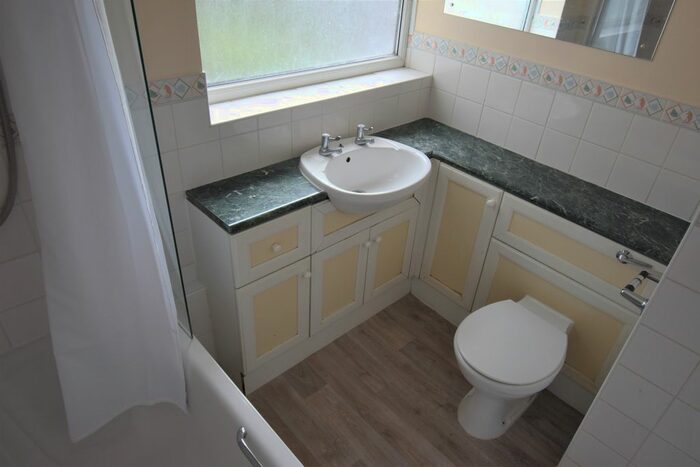 1 Bedroom Flat To Rent In London Road, Welwyn, AL6