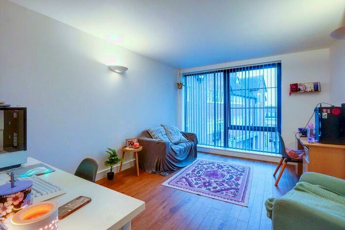 1 Bedroom Flat To Rent In Burgate Lane, Canterbury, CT1