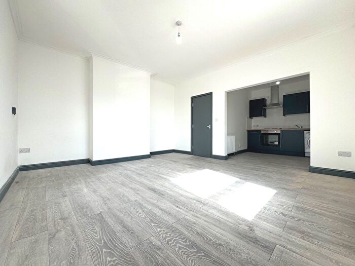 2 Bedroom End Terrace House To Rent In Harehills Lane, Leeds, LS9