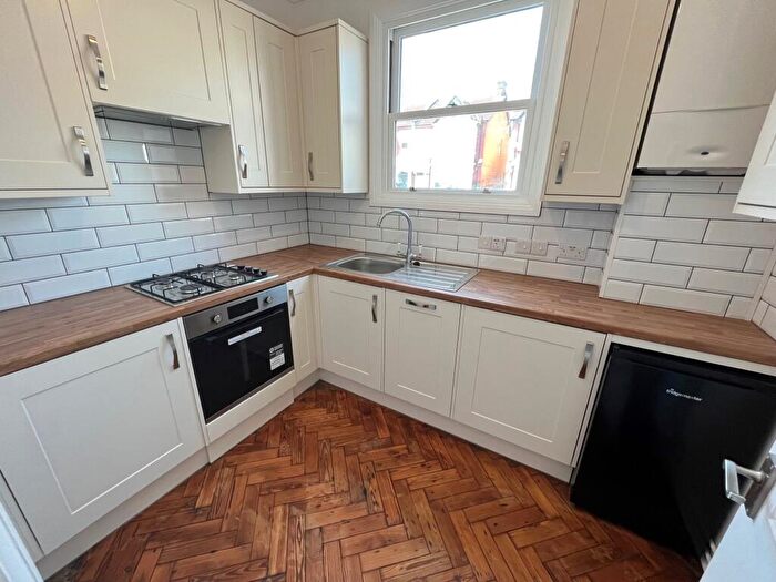 2 Bedroom Apartment To Rent In Cobham Road, Westcliff On Sea, SS0