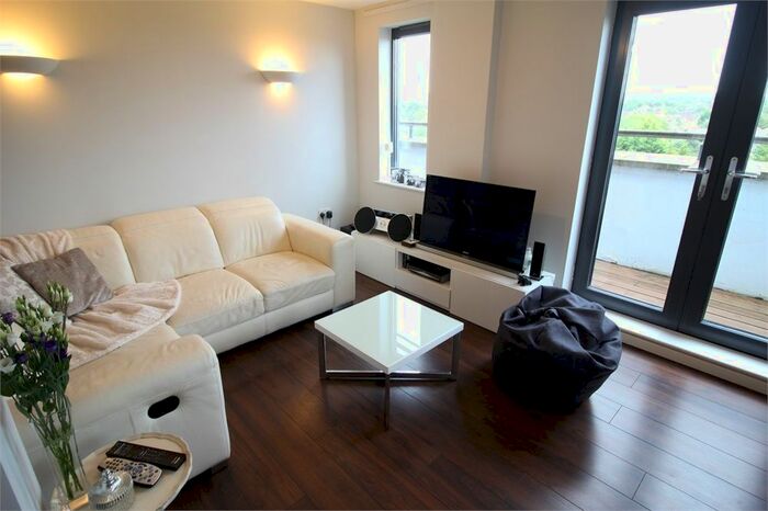 2 Bedroom Flat To Rent In Penniwell Close, Edgware, Middlesex HA8