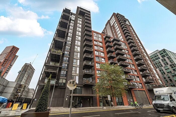 2 Bedroom Flat For Sale In Embassy Gardens, Nine Elms, SW11