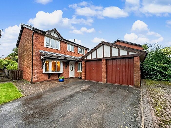 4 Bedroom Detached House For Sale In Dumers Close, Radcliffe, M26