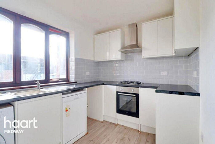 3 Bedroom Semi-Detached House For Sale In Brissenden Close, Rochester, ME2