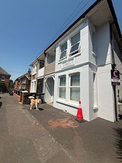 3 Bedroom Maisonette To Rent In Bournemouth, BH5