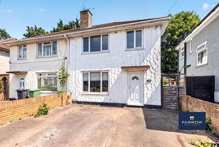3 Bedroom Semi-Detached House For Sale In Blaydon Grove, Grimsby, DN34