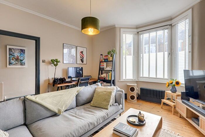 1 Bedroom Maisonette For Sale In Sportsbank Street, Catford, London, SE6