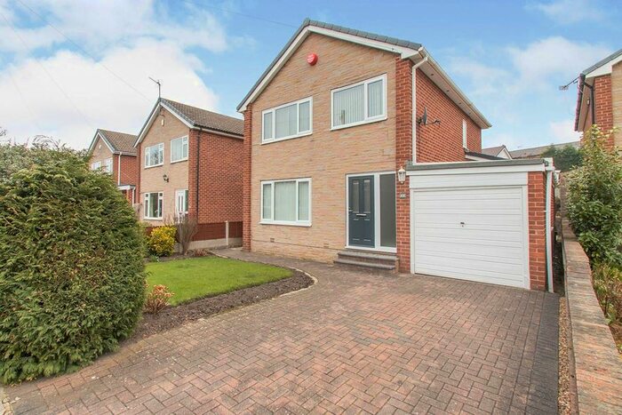 3 Bedroom Detached House To Rent In Lyndale Drive, Wrenthorpe, Wakefield, West Yorkshire WF2