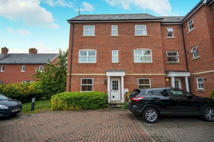 2 Bedroom Maisonette To Rent In Richards Close, Witham, CM8