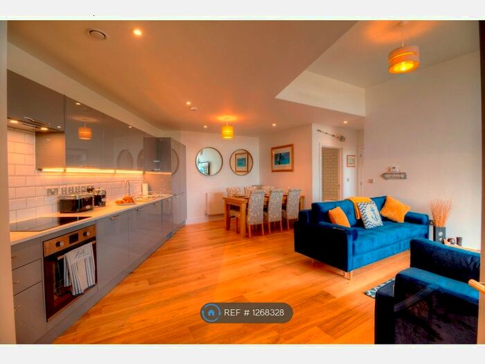 1 Bedroom Flat To Rent In The Round House, Hayling Island PO11