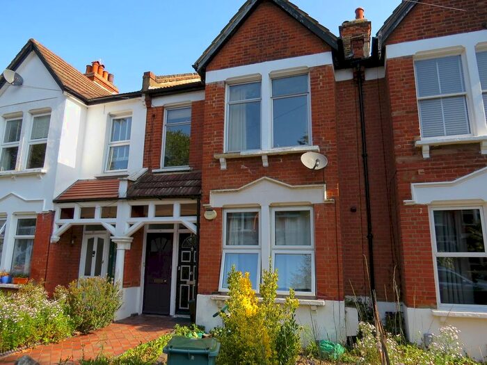 3 Bedroom Flat To Rent In Samos Road, Anerley, London, SE20