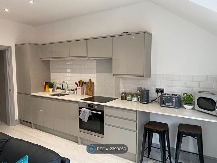 1 Bedroom Flat To Rent In Market Street, Stourbridge, DY8